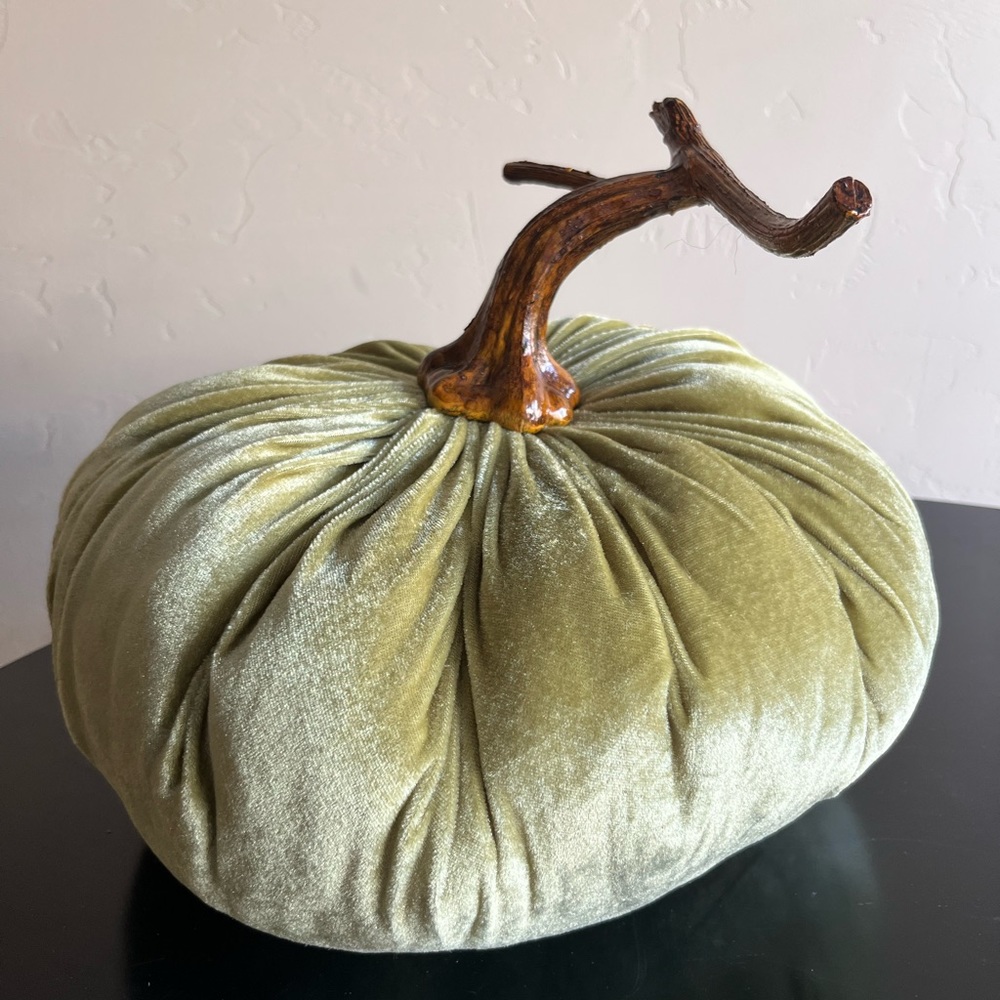 Green Fall Velvet Pumpkin